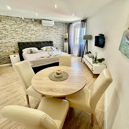 Primadonna Apartment